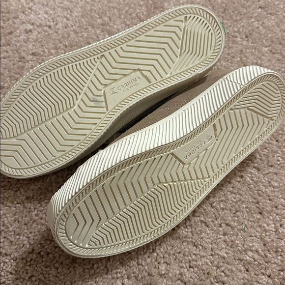 Cariuma Brown Canvas Sneakers with White Accents - Picture 5 of 7